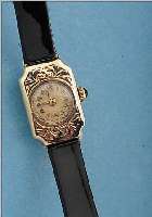 KONVOLUT: 2 DAMENARMBANDUHREN ART DECO, FüR DEN DTSCH. MARKT UM 1936, BEIDE GG 585/000, BODENSCHARNIER, FORMANKERW., HANDAUFZUG, LEDERB. ...