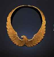 COLLIER "ADLER" M. DIAMANTEN, GG 750/000, CARRERA Y CARRERA, 1 DIAMANT-NAVETTE U. 64 BRILLANTEN ZUS. CA. 1.00 CT WEIß-L.GET.WEIß/ ...