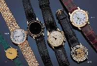 WALTHAM HERRENSCHMUCKBANDUHR AUTOMATIK, SCHWEIZ UM 1994, GG 750/000-GEH., RAND KANNE- LIERT U. GEPERLT, BEIDS. SAPHIRVERGL., GG- ...
