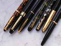 LOT SCHREIBGERäTE 40/50ER JAHRE, BALEKITGEH., Z.T.VERGOLDET, U.A. MONTBLANC, PARKER, WATERMAN, ETC., DARUNTER 6 FüLLER, 1 ...