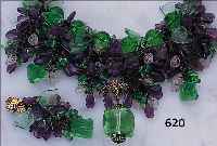 COLLIER UND P. OHRGEHäNGE, BöHMEN/GABLONZ, CA. 40ER JAHRE, FüR PARISER HAUTE COUTURE, BLüTEN, BLäTTER UND FACETT. GLASTEILE, Z.T. VOR DER ...