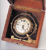 ZENITH/VAIL WATCH CO MARINEUHR IN 3-TEILIGEM HOLZKASTEN, VERGL., KARDANISCH AUFGEH., MESSINGGEH., UP-DOWN-ANZEIGE, 8-TAGE, 15 ST., 3 ...