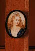 MINIATURMALEREI, DEUTSCH, UM 1900, PORTRäT EINER JUNGEN FRAU, GOUACHE AUF ELFEN- BEIN, CA. 5 X 3,8 CM, U.GL., R.
