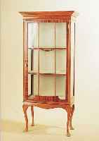 VITRINE, DEUTSCH, UM 1920-30, MAHAGONI, VERSPROSSTE TüR, H. C.A 156 CM, B. CA. 70 CM, T. CA. 40 CM, GEBR.-SPUREN