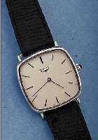LONGINES HERRENARMBANDUHR, SCHWEIZ UM 1980, LEDERB., ORIG.-STIFTSCHL., SCHMUCKKRONE, BODENGEDR., MINERALFLACHGL., MATT VERS. BLATT M. AUFGEL. ...