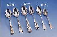 12 LöFFEL, ÖSTERREICH, UM 1890, 6 MOKKA- UND 6 KAFFEELöFFEL, SILBER, ELEGANT, IN ALTEM ETUI, CA. 185 G