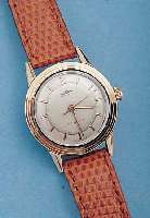 VULCAIN HERRENARMBANDUHR GRAND PRIX AUTOMATIK, REF.-NR. 297008, SCHWEIZ UM 1954, EDELST., BODEN GESCHR., LüNETTE U. SCHULTERN DER BAND- ANST. SOWIE ...