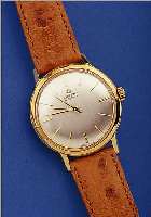CERTINA HERRENARMBANDUHR AUTOMATIK, REF.- NR. 2507/10, SCHWEIZ UM 1965, GG 750/000, BODEN GESCHR., MATT., VERS. BLATT, AUFGEL. ...
