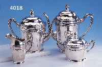 4-TEILIGES KAFFEESERVICE, DEUTSCH UM 1900, BREMER SILBERWARENFABRIK, RESTE ALTER INNEN- VERGOLDUNG, BEST. AUS: TEEKANNE H CA. 20 CM, KAFFEEKANNE ...