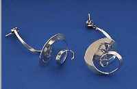 PAAR OHRGEHäNGE, GEORG JENSEN, 70ER JAHRE, 925ER SILBER, ENTWURF: TORUN BüLOW-HüBE, L. CA. 5 CM, SAMMELWüRDIG