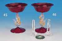 ZWEI POKALGLäSER, MURANO, UM 1910/20, FARBLOSES U. RUBINIERTES GLAS, STIELE IN FORM VON SCHWäNEN, EINGE- PUDERTER ...