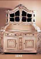 AUFSATZBUFFET, DEUTSCH, UM 1910, HOLZ WEIß LACKIERT, Z.T. GOLDFARBEN STAFFIERT, WEIßER ...