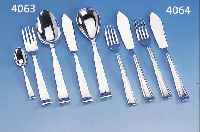 38-TEILIGES BESTECK, HERSTELLER EICKHORN, SOLINGEN, 90ER SILBERAUFLAGE, DEUTSCH UM 1928/30, REINES ART-DECO, ASYMM. ANORDNUNG,BEST. AUS: ...