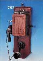 WANDTELEFON, DEUTSCH, UM 1910, EICHENGEHäUSELöFFELHöRER GEMARKT ZWIETUSCH & CO., SPRECH- MUSCHEL DURCH METALLGELENKARM VERSTELLBAR, H. CA. 58 ...