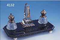 SCHREIBTISCHABLAGE, NIEDERLANDE UM 1890, MONTUREN SILBER, PLATTE HOLZ SCHWARZ GELACKT, GEFäßE KRISTALLGLAS RHOMBENSCHNITT, GESCHLIF- FEN, MIT ...
