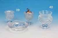 FUSSVASE, LALIQUE FRANCE, 20. JH., FARBL. GLAS, RELIEF. DEKOR, TEILMATTIERT, H. 12 CM