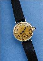NIVIA DAMENARMBANDUHR, SCHWEIZ/DEUTSCHL. UM 1938, GG 585/000, SCHARNIERBODEN, GLASR. AUFGEDR., RESERVIERT FüR FA. W. BRöCKING, ...