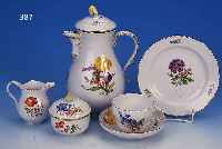 KAFFEESERVICE, MEISSEN, 20. JH., 2. WAHL, PORZELLAN, BUNT BEMALT IM DEKOR BLUME I, GOLDRAND, BESTEHEND AUS KAFFEEKANNE, SAHNE- GIEßER, ...