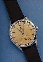 OMEGA HERRENARMBANDUHR, REF.-NR. 2639/1, SCHWEIZ UM 1951, EDELST., BODEN GESCHR., VERS.ORIG.-BLATT, ALTERSBED. FARBL. GET., KL. SEK. TEILVERT., ...