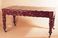 DOPPELSCHREIBTISCH, SOG. PARTNER-DESK, ENGLAND, UM 1880-1890, EICHE MASSIV, BEINE GEDRECHSELT, PLATTE MIT EINGELASSENER LEDERPLATTE, ...