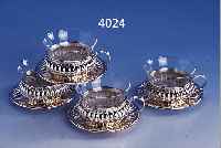 4 TEEGLäSER, HALTERUNGEN 925ER SILBER, EINSäTZE GLAS, UNTERTELLER VERSILBERT, H CA. 7 CM