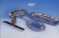 KONVOLUT IN 800 BZW. 835ER SILBER, REICH FLORAL VERZIERT, BEST. AUS: STIFTEAB- LAGE, L. CA. 24 CM, HANDSPIEGEL MIT PUTTI- DEKOR, L. ...