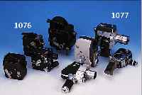 KONVOLUT VIER FILMKAMERAS: 3 X CINE NIZO 30/40ER JAHRE; 1 X 16MM MODELL D, SCHNEIDER KINOPLAN OBJEKTIV UND ZWEI SUCHER; 9 1/2 MOD. F MIT ...