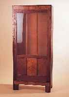 VITRINE, DEUTSCH, UM 1910-20, EICHE- UND WURZELNUßFURNIER, GESPROSST, CA. 156 X 70 X 34,5 CM, VIER FACHBöDEN