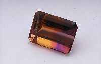 LOSER AMETRIN IM SMARAGD-SCHLIFF CA. 60.85 CT