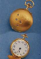 DAMENTASCHEN/ANHäNGEUHR SAVONETTE, SCHWEIZ UM 1908, GG 585/000, MATTIERT, SPRUNGDECKEL JUGENDSTIL DARST. EINER SCHWALBE M. 4 DIAMANT-ROSEN, ...