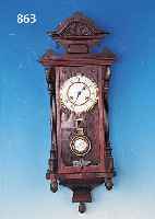 WANDUHR, DT., UM 1910, VERZIERTES EICHEN- GEHäUSE, ORIGINALAUFSATZ, 3-SEITIG VERGLAST, 2-GETEILTES EMAILZIFFERBLATT (MIN. HAARRISSIG)LAUFDAUER ...
