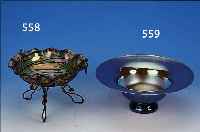 SCHALE, LöTZ, UM 1900, GRüNES GLAS MIT DARü-BER AUFGELEGTEN VIOLETTEN GLASFäDEN, MEHRFACH LüSTRIERT, GEWELLTER RAND, MESSINGMONTUR, H. CA. ...