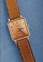 ETA ARMBANDUHR WILBA, SCHWEIZ UM 1940, ROSE/G 750/000, BETöNTE BANDANST., BODEN AUF- GEDR., KUPFERFARBENES BLATT, FORMANKERWERK KAL. 1000, ...