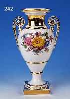 VASE, MEISSEN, UM 1850-60, 1. WAHL, PORZELLAN, REICH GLANZVERGOLDET, BUNTE BLUMENBOUQUETMALEREI, H. CA. 29,5 CM