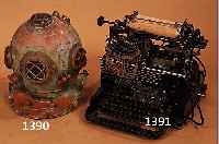 TAUCHERHELM, RUSSLAND, NACH 1950, KUPFER, GRüN PATINIERT, MIT ALTERSSP., NUR DEKORA- TIONSSTüCK, H. CA. 40 CM