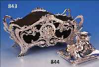 JARDINIERE, DEUTSCH, WOHL WMF, UM 1900, METALL VERSILBERT IN REICHER DURCHBRUCH- ARBEIT, METALLEINSATZ GESCHWäRZT, CA. 12 X 23 X 9 CM