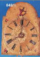 HOLZRäDER-UHR, SCHWARZWALD, UM 1810/1830, BOGENZIFFERBLATT MIT ZARTER FLORALER MALEREI (ALTERSBEDINGT BERIEBEN), ERHABENEM ZIFFERN- KREIS, ...