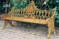 GARTENBANK, FRANKREICH, UM 1900, EISENGUß, GOTISIEREND, H. 100 CM, L. 178 CM, RüCKEN MIT FRANZ. WAPPEN, ...