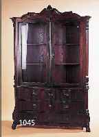 VITRINE, HOLLAND, UM 1890/1900, EICHE MASSIV, KL. SCHNITZEREIEN, GESCHWEIFTE SCHUBLADEN, DREISEITIG VERGLAST, ALTERS- UND ...