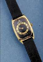 JAEGER LE COULTRE DAMENARMBANDUHR AUTOMATIK, REF.-NR. 22010, SCHWEIZ UM 1970, GG 750/000, TONNENFORM, BODEN GEDR., AUFWEND. BLATT, IN ...