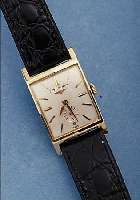LONGINES HERRENARMBANDUHR, SCHWEIZ/USA UM 1950, GG 585/000, BODEN GEDR., BLATT REST., FORMANKERW., HANDAUFZUGKAL. 9LT, SCHR.-UNR., FLACHSPIR., ...