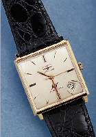 LONGINES HERRENARMBANDUHR AUTOMATIK ULTRACHRON SCHWEIZ UM 1968, GG 750/000, CARREE-GEH., BODEN GEDR., VERS. ORIG.-BLATT ZUM RAND ZU L. FL., AUFGES. ...