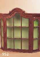 WANDVITRINE, NIEDERLANDE, UM 1880, EICHE MASSIV, GRüN GETöNTE VERGLASUNG (1 GLASFELD SEKUNDäR), 2 EINLEGEBöDEN, RüCKSEITIG SEK. STREBE, ...