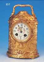PENDULE, FRANKREICH, UM 1850/60, MARMOR MIT PRUNKVOLLER BRONZE ABGESETZT, REICHE APPLIKA- TIONEN Z.T. VERGOLDET, SOCKEL MIT ROCAILLEN ...