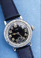 EMTE FLIEGERARMBANDUHR, SCHWEIZ UM 1935, METALL VERCHR., BODEN GEDR., GLASR. M. INNEN- ZEIGER DREHB., ORIG.-KONTRASTZIFFERBL., LEUCHTFARBE ...