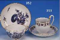 TASSE MIT UNTERTASSE, MEISSEN, MARCOLINIZEIT, 1774-90, PORZELLAN, H. 9 CM, SCHWANENHALS, ROSEN- UND VEIL- ...