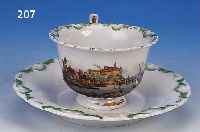 TASSE MIT UNTERTASSE, MEISSEN, UM 1815-25, PORZELLAN, H. 6 CM, KONTURIERENDER KUPFERUMDRUCK, ...