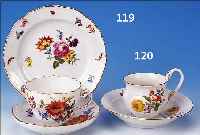 KAFFEEGEDECK, MEISSEN, 1924-33, PORZELLAN, TELLERDM.17 CM, BLUMENBOUQUET MIT INSEKTEN, GOLDRAND, UNTERTASSE L. REST.