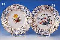 ZIERTELLER, MEISSEN, 2. H. 20. JH., PORZEL- LAN, SCHöNE BUNTE BEMALUNG, MITTIG BOUQUET U. AUSSEN IN DREI KARTUSCHEN STREUBLUMEN, WANDUNG ...
