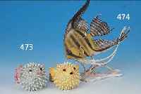 PORZELLANFIGUR, ROSENTHAL, SIGN. HEIDENREICH, SCHLEIERSCHWANZFISCH, BUNTE NATUR. BEMA- LUNG, H. CA. 21,5 CM, MIN. BEST.